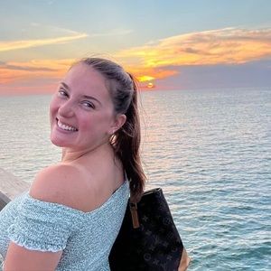 Meet your Posher, Nadya